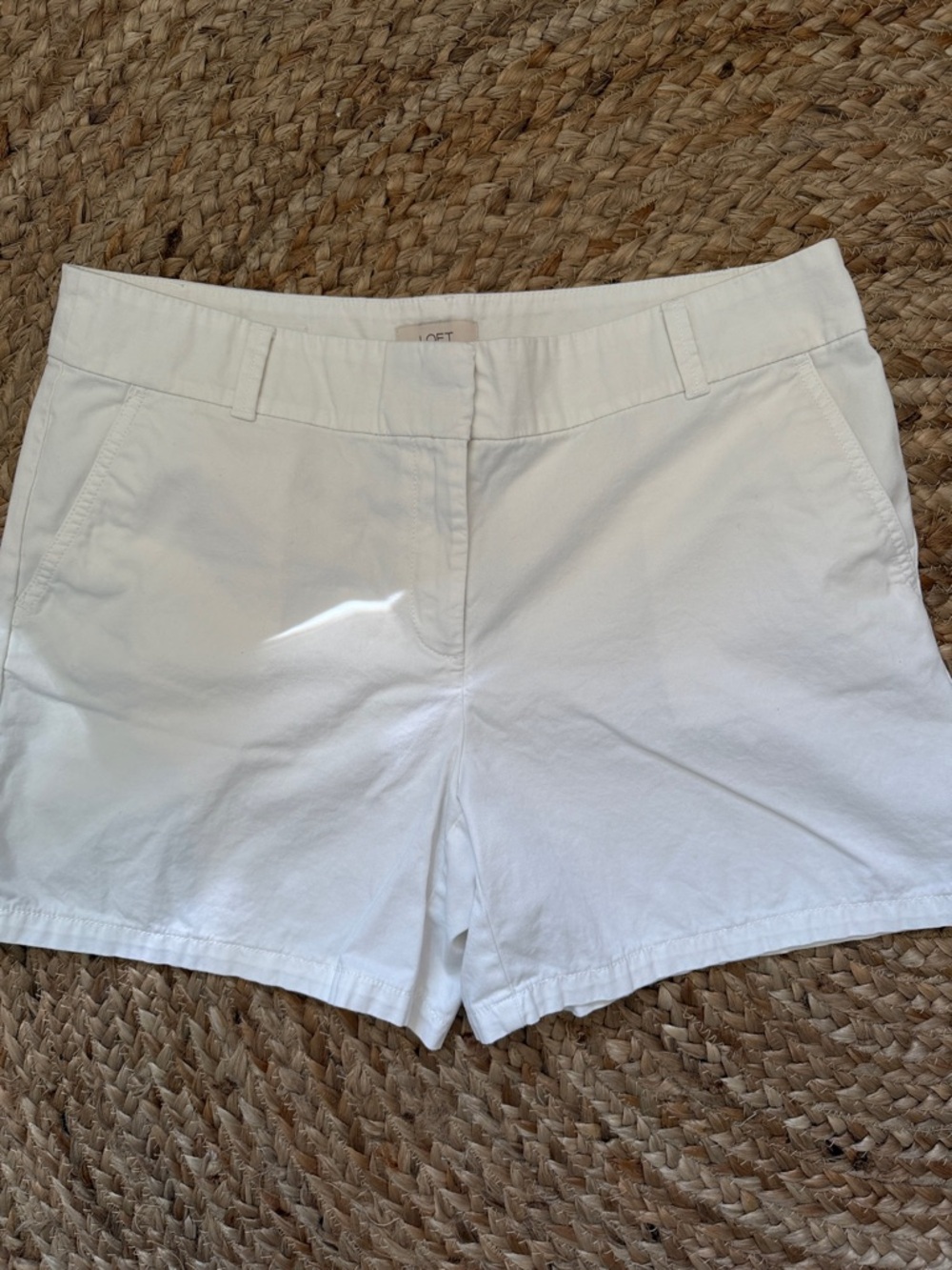 LOFT Outlet White Cotton Shorts Size 12 | 6” Inseam Classic Summer
